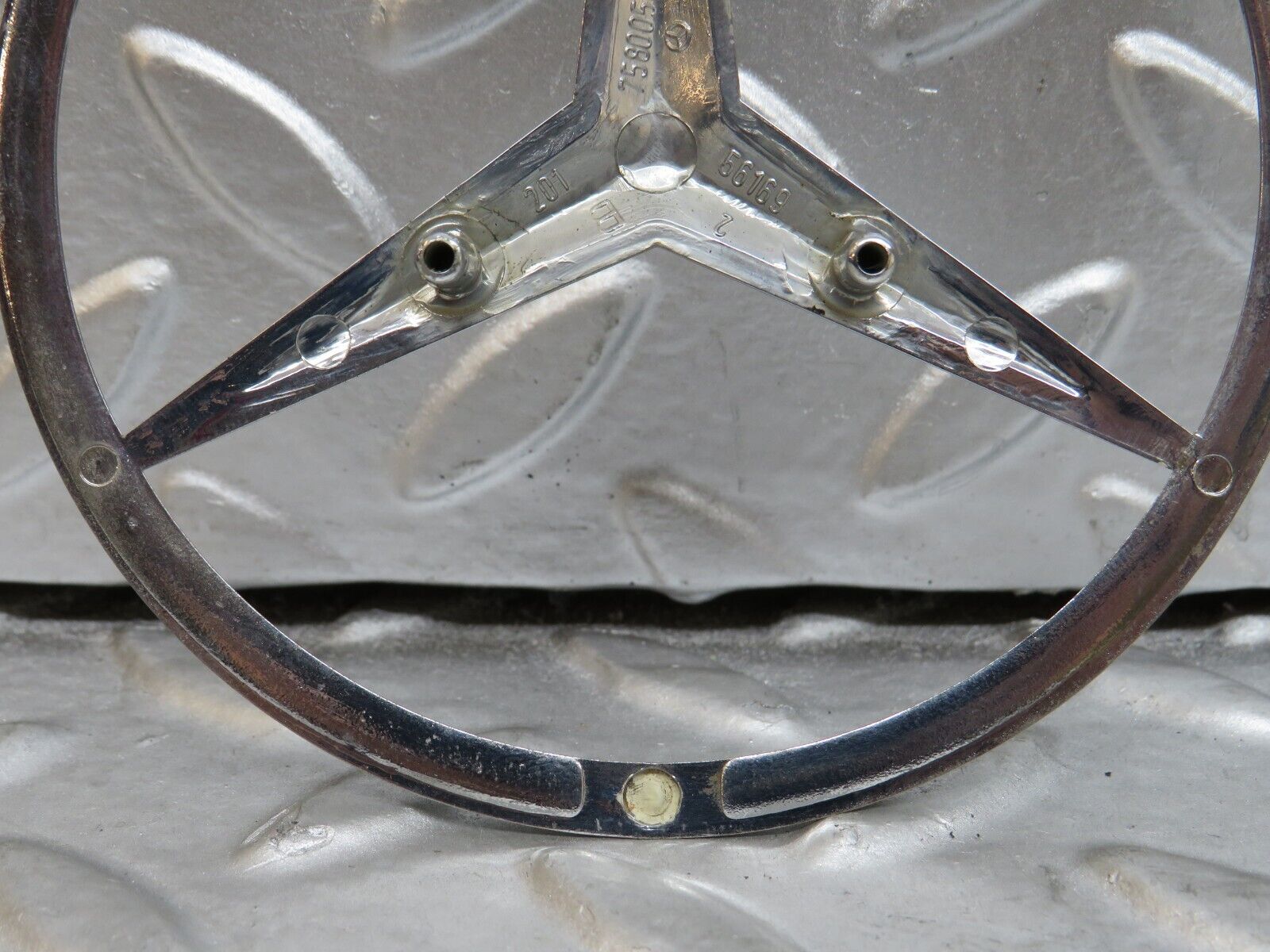 29473 Mercedes-Benz W124 230E Chrome Rear Emblem 2017580058