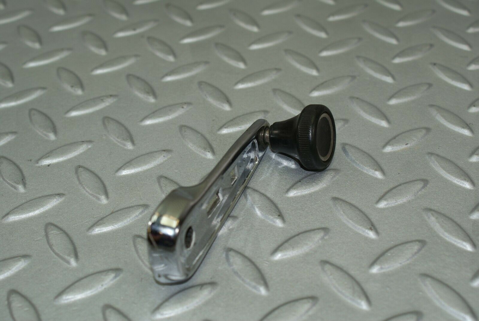 3194 Mercedes-Benz W115 220D Window Lifter Crank Handle