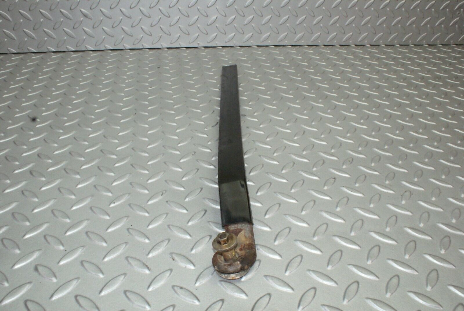 2527 Mercedes-Benz W116 350SE Seat Belt Runner Left