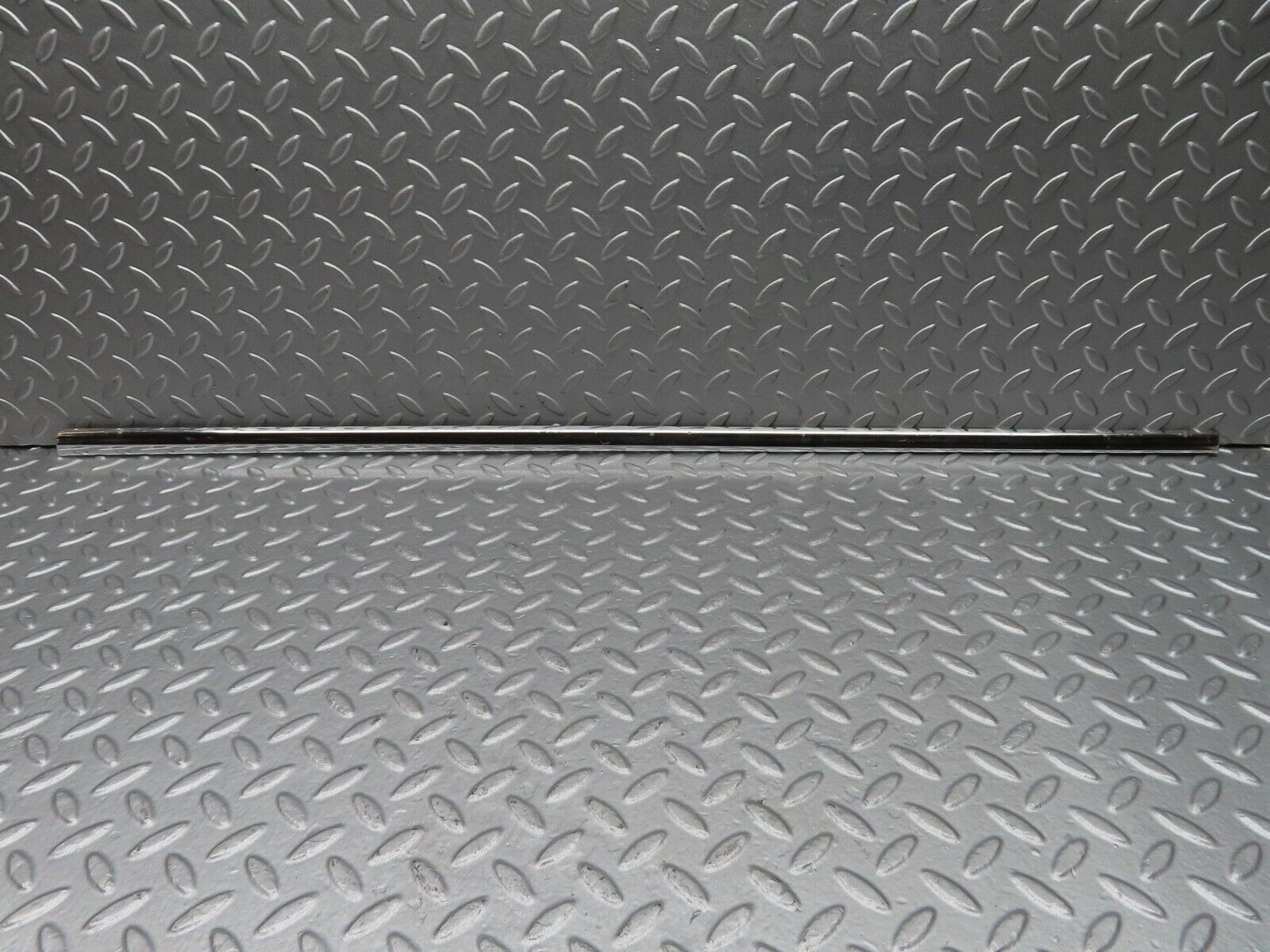 18141 Mercedes-Benz W123 200 Rear Right Door Chrome Moulding Trim