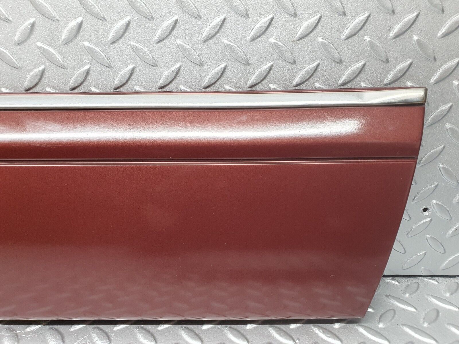 40910 Mercedes-Benz W126 300SE Front Right Door Moulding Trim 1266903840