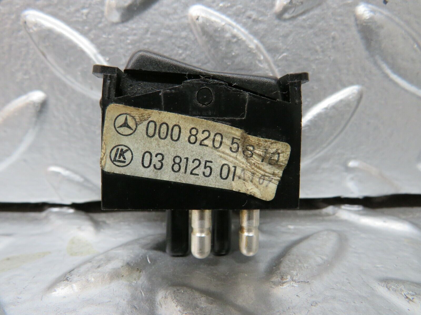 23412 Mercedes-Benz W116 350SE Interior Dome Light Switch 0008205810