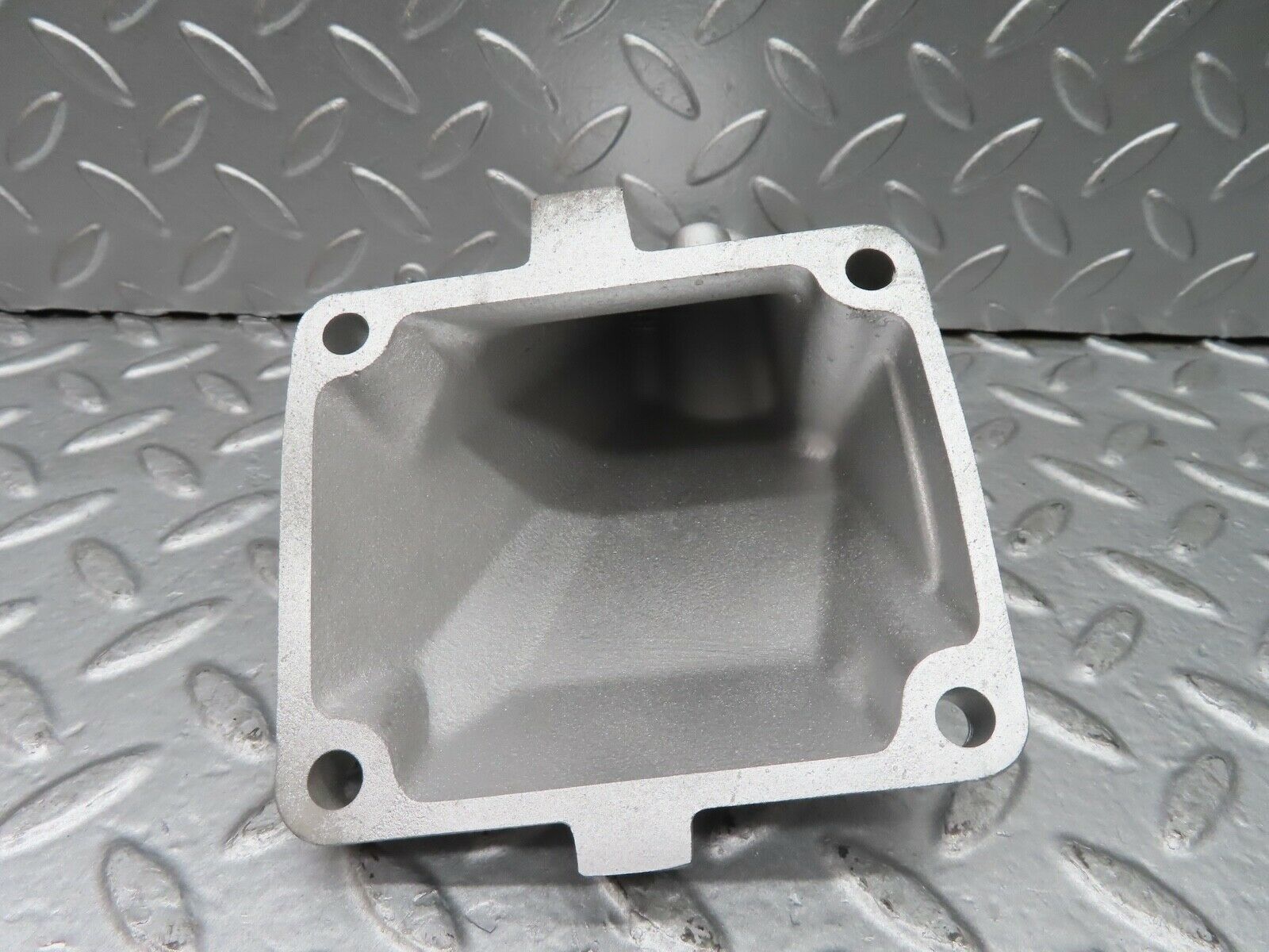 20079 Mercedes-Benz R129 300SL Coupe Engine Mount Bracket Left Side 1042230404