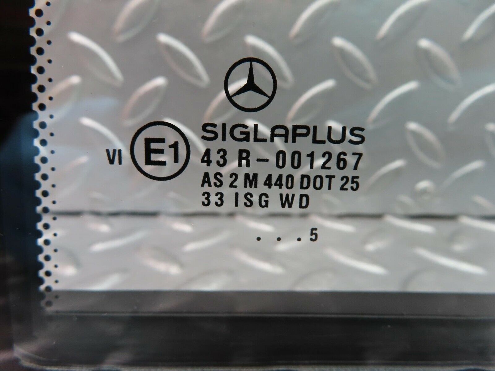 15169 Mercedes-Benz W140 S320 Rear Left Quarter Window 1407350124