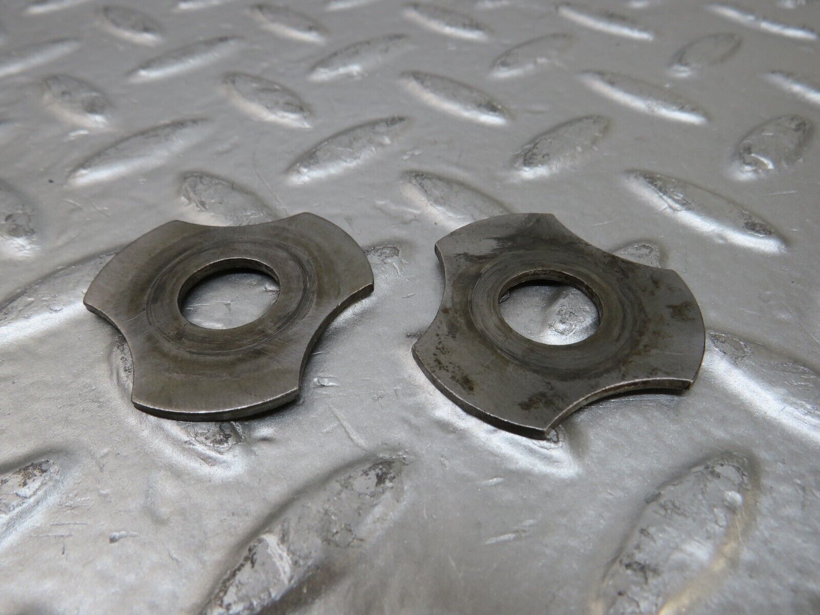 26699 Mercedes-Benz C124 220CE Coupe Wheel Hub Locking Cap