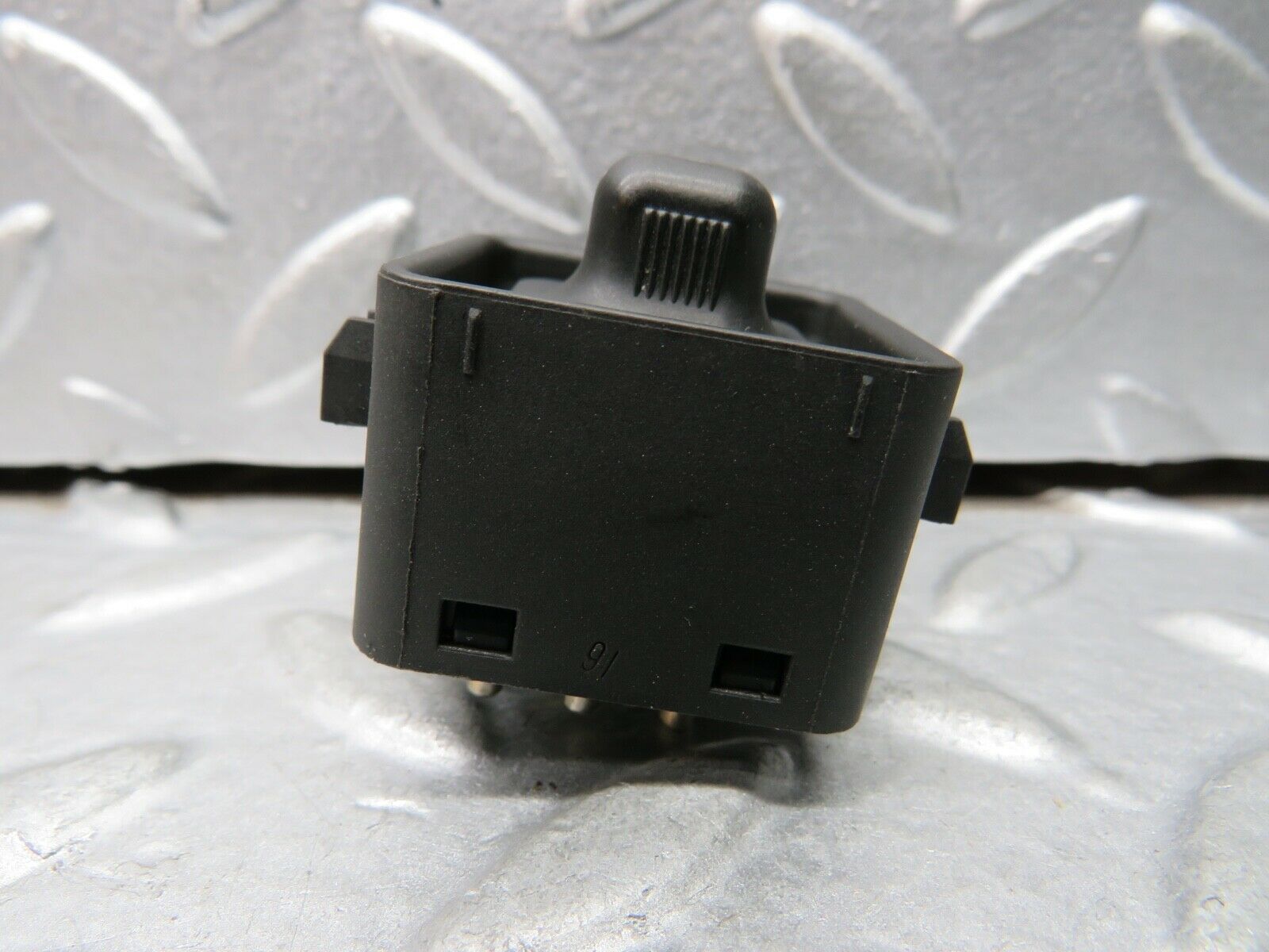 21867 Mercedes-Benz W123 Electric Mirror Switch 1248201810