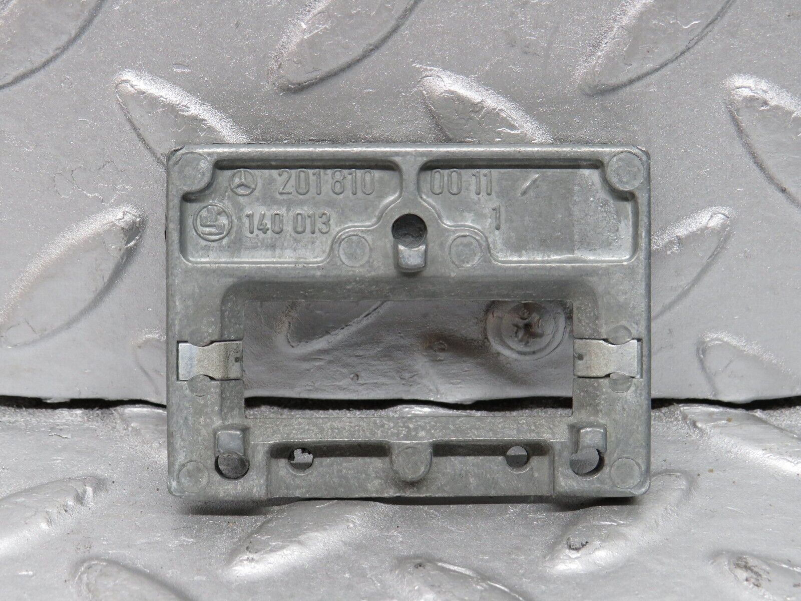 38672 Mercedes-Benz W201 190E 2.6L Rear View Mirror Mount Bracket 2018100011