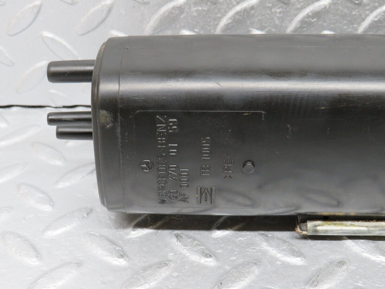 38503 Mercedes-Benz R129 280SL Coupe Charcoal Filter 1294700159