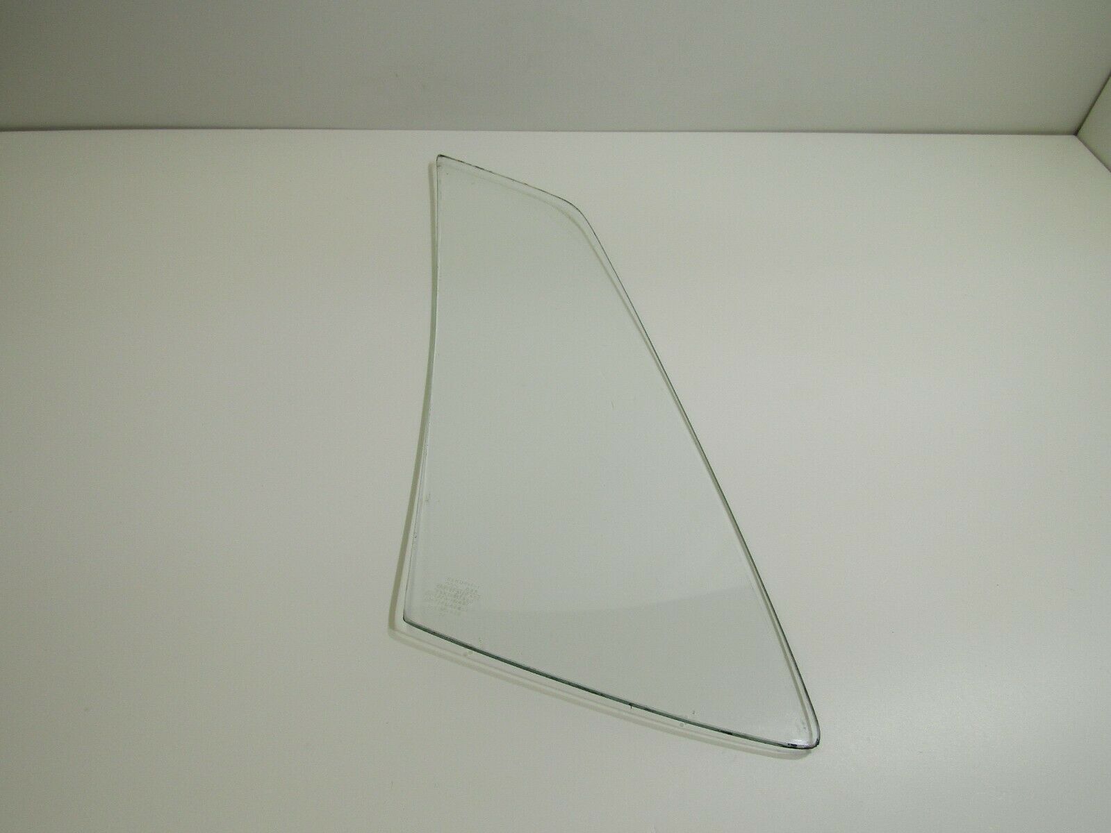 1133 Mercedes-Benz C107 350SLC Coupe Coupe Side Window Flap Right Rear Clear