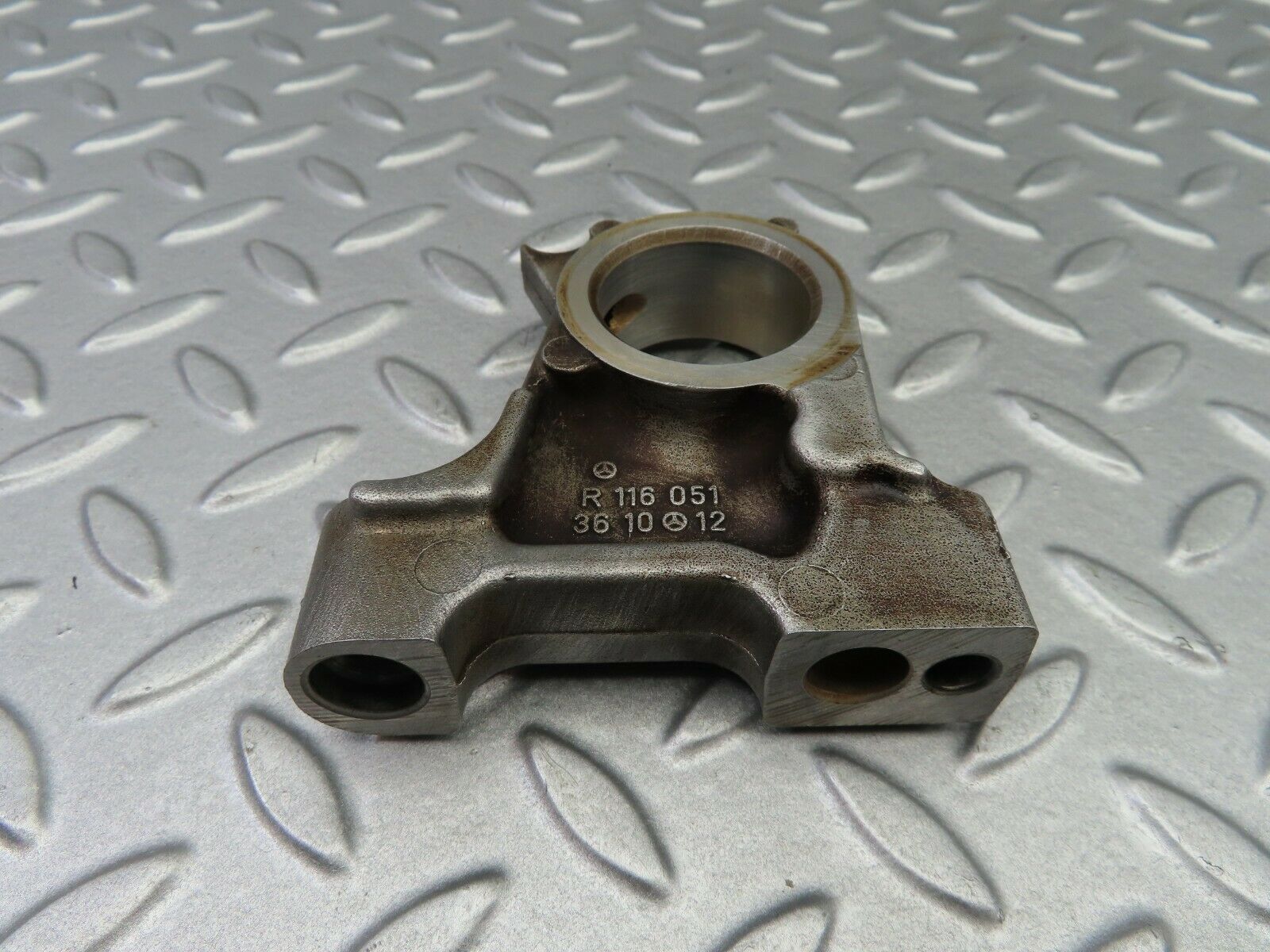 6293 Mercedes-Benz W126 380SE Camshaft Bearing Tower 1160513610