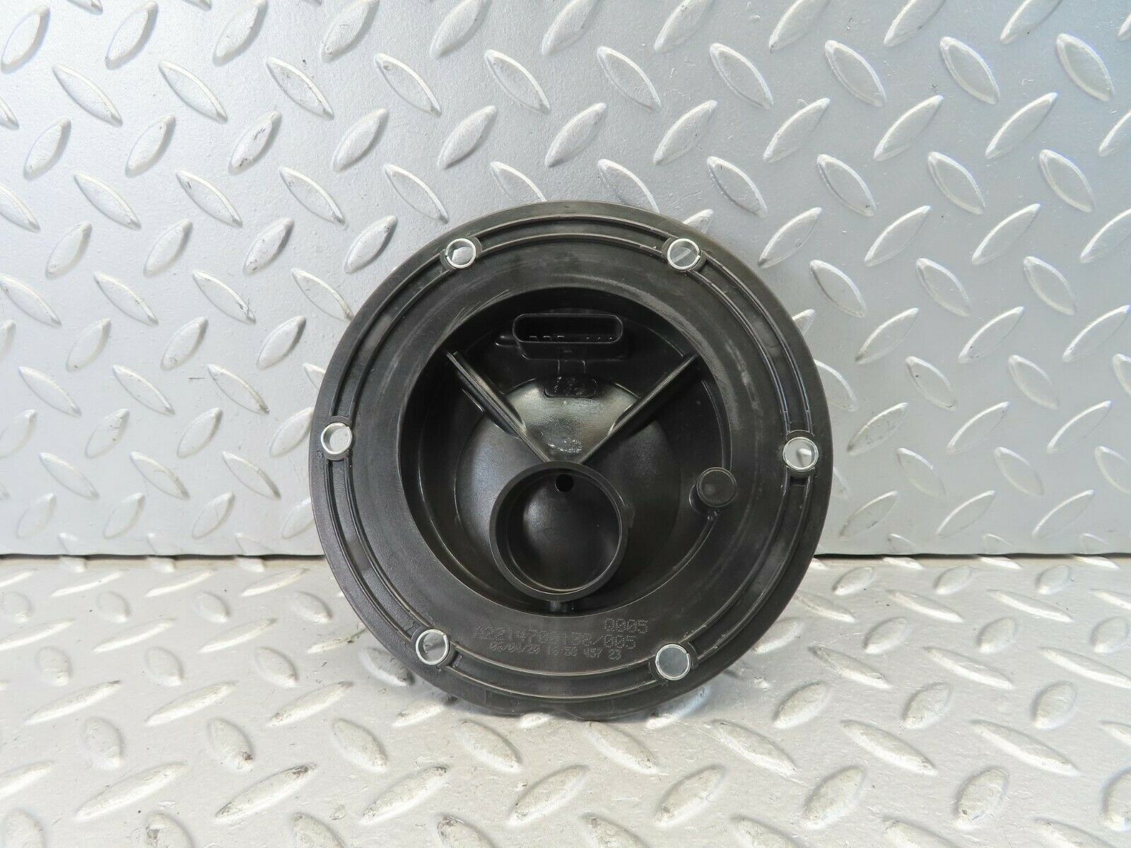 11128 Mercedes-Benz W221 S320 Fuel Tank Cap 2214700138