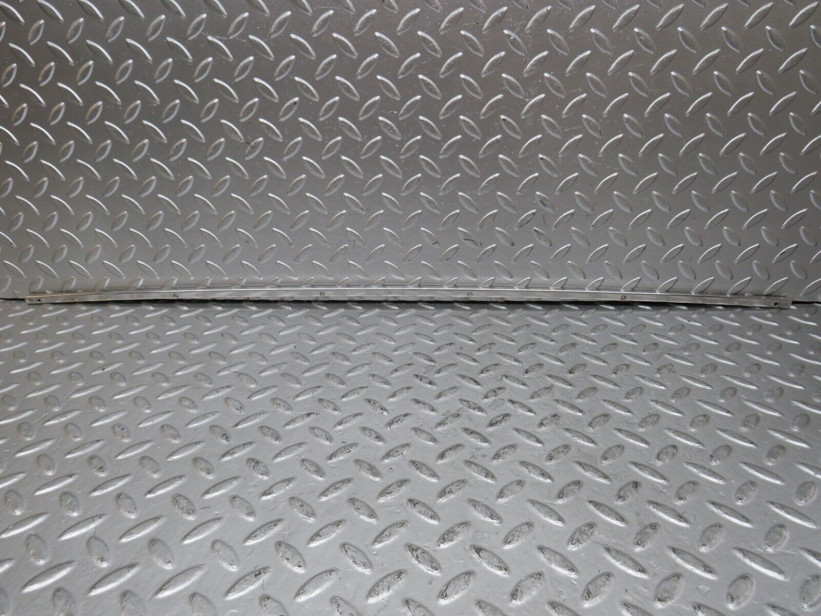 26360 Mercedes-Benz W116 450SE Sunroof Chrome Trim