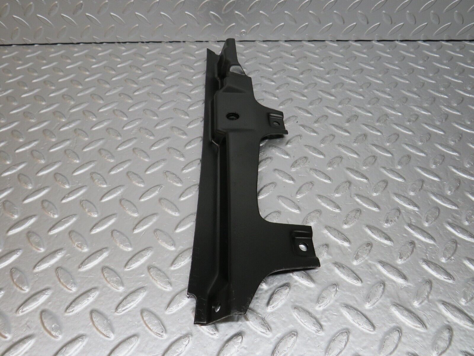 0808 Mercedes-Benz C107 350SLC Coupe Rear Right Inner Window Seal Holder Bracket