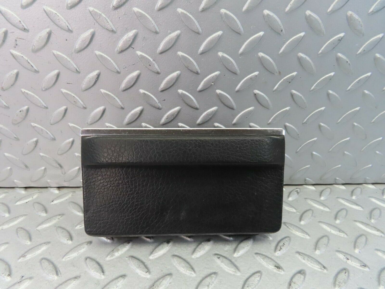 8695 Mercedes-Benz W114 Ashtray