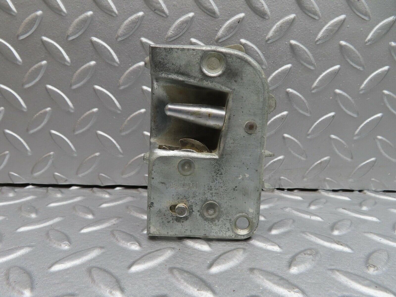 12285 Mercedes-Benz W108 280SE 3.5 Rear Right Door Lock Mechanism