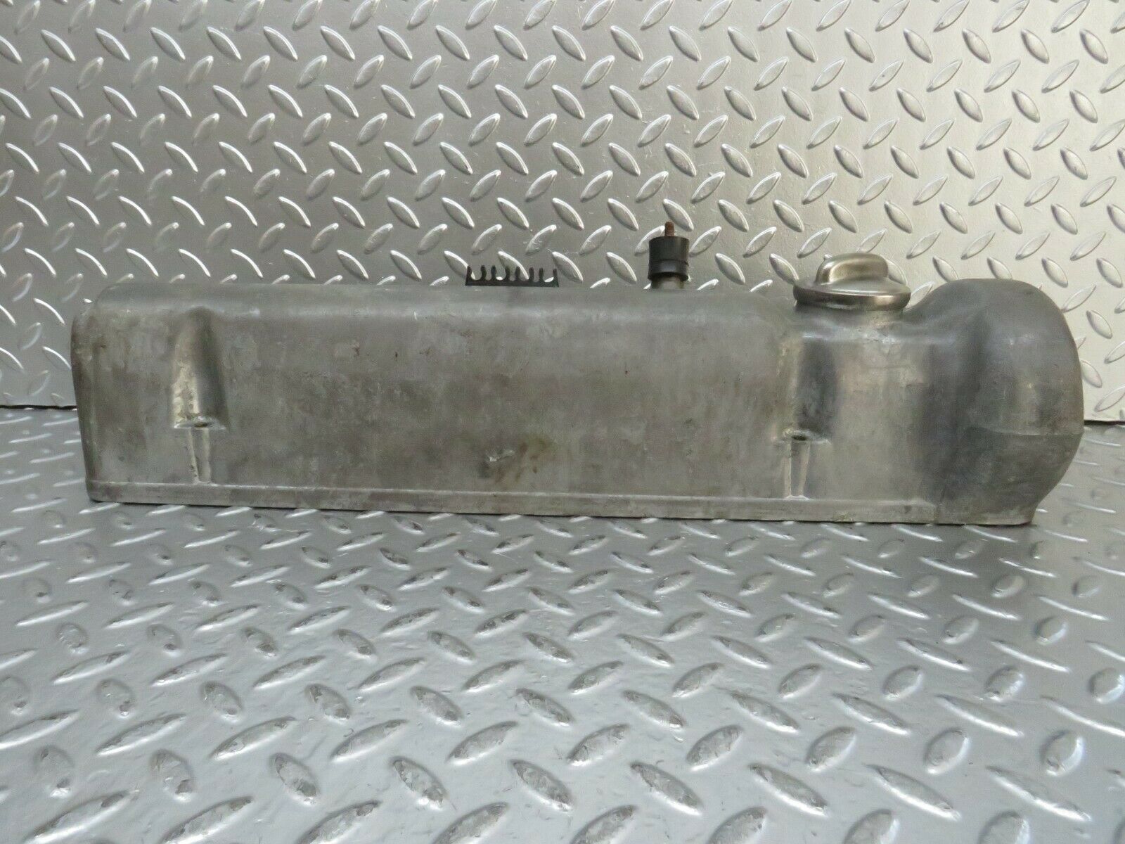 23856 Mercedes-Benz C107 450SLC Cylinder Head Valve Cover Right 1160163305