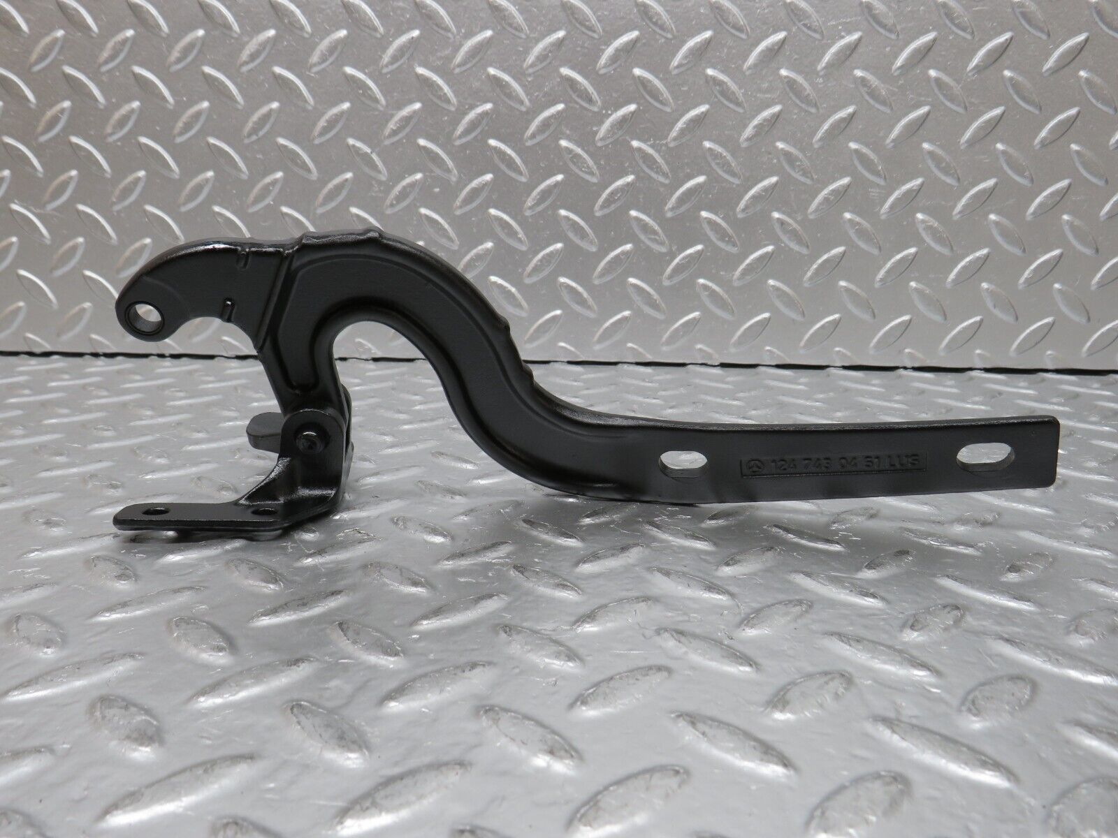 31438 Mercedes-Benz S124 220TE Trunk Lid Hinge Right Side 1247430451 124743022