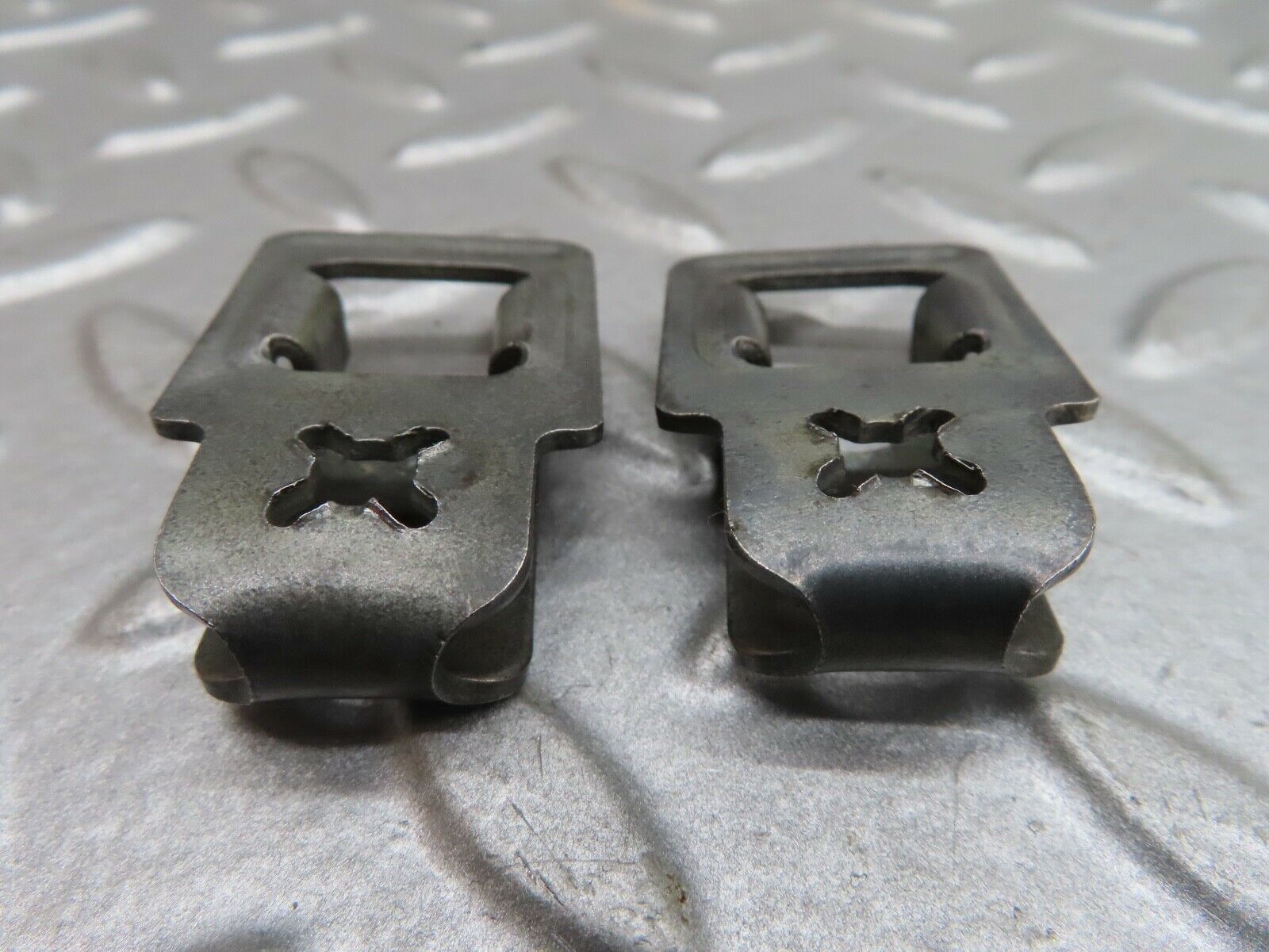 17505 Mercedes-Benz R129 300SL Coupe Fuel Injector Bracket Holder