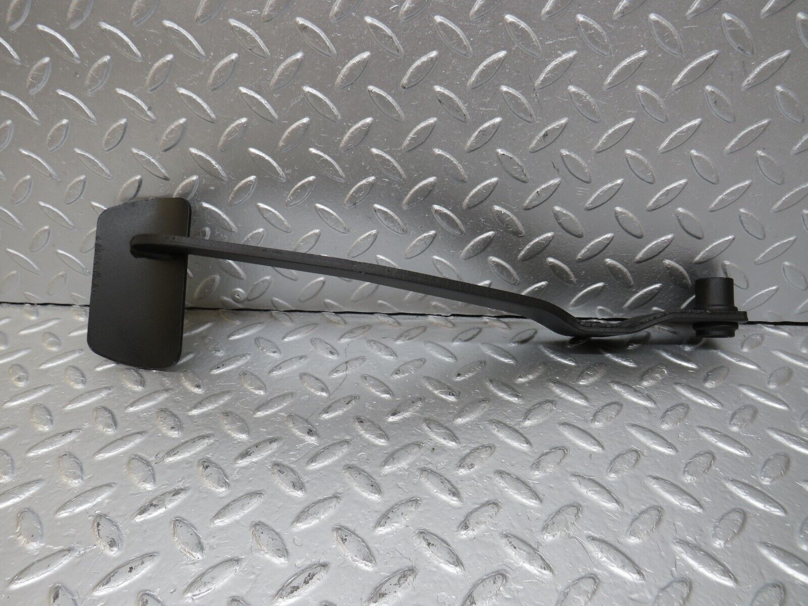 34583 Mercedes-Benz C126 380SEC Coupe Brake Pedal