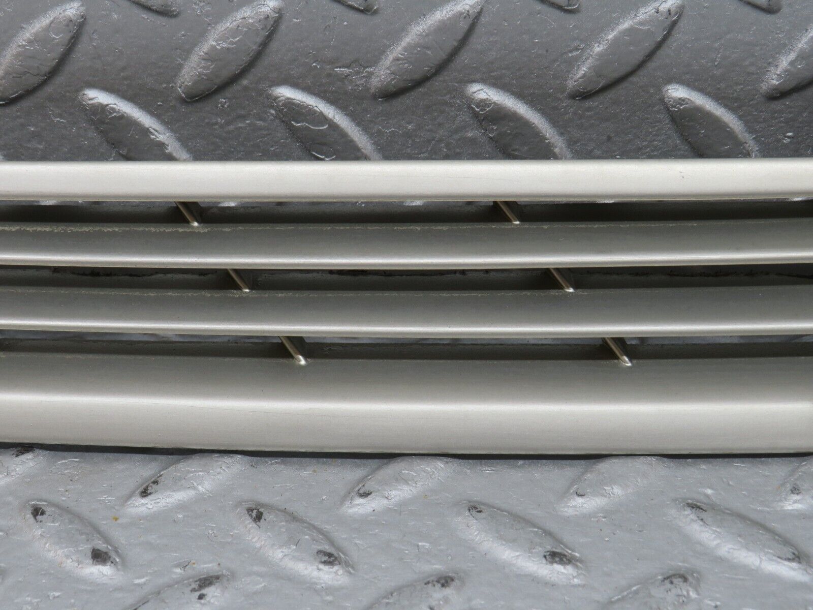 36500 Mercedes-Benz W201 190E 2.0L C Pillar Exterior Cover Left Side 2016980189