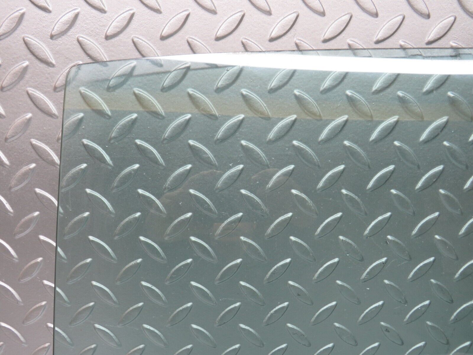 27889 Mercedes-Benz W123 280E Rear Right Door Window Glass