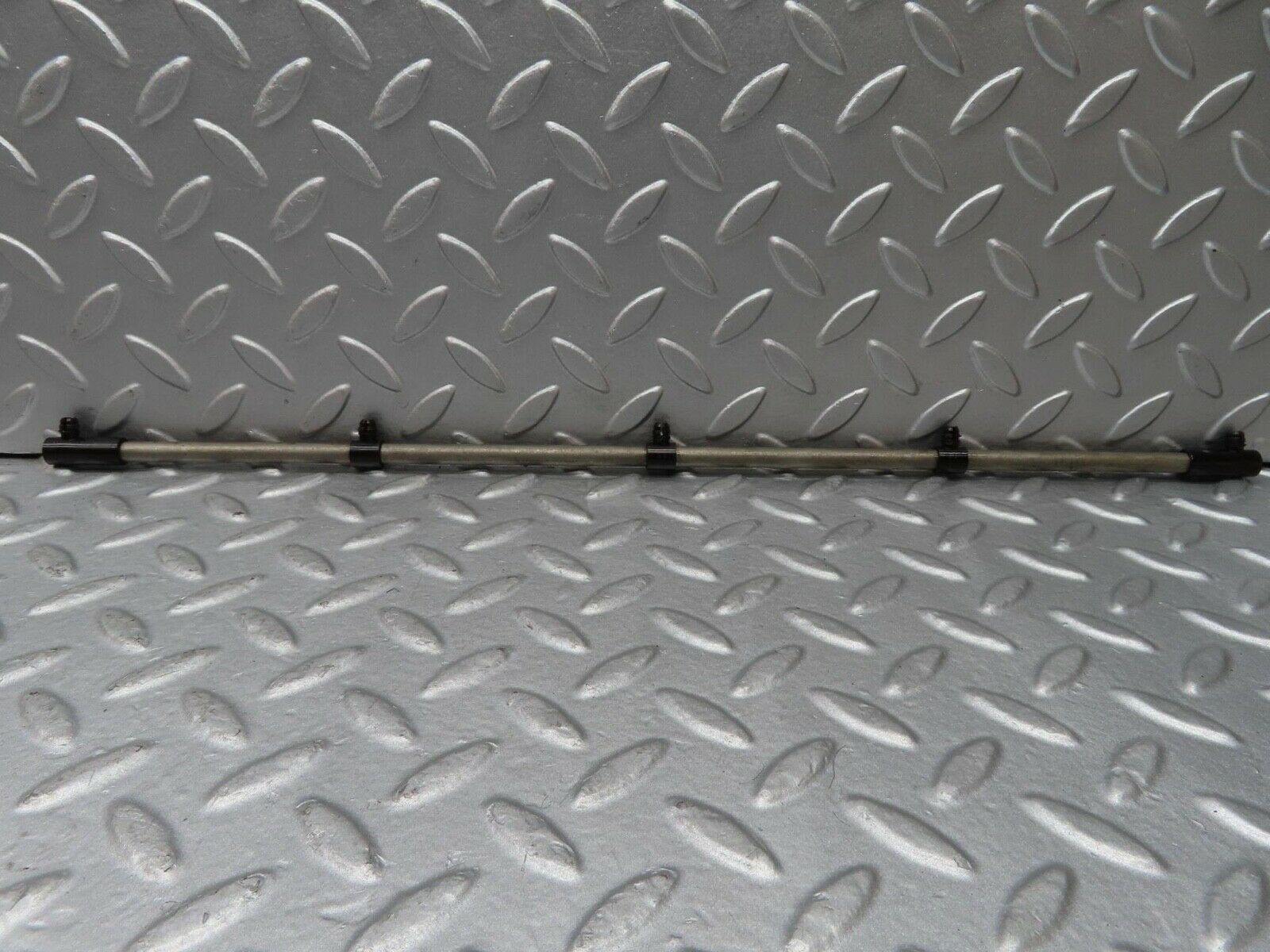 16556 Mercedes-Benz C107 350SLC Coupe Camshaft Oil Tube