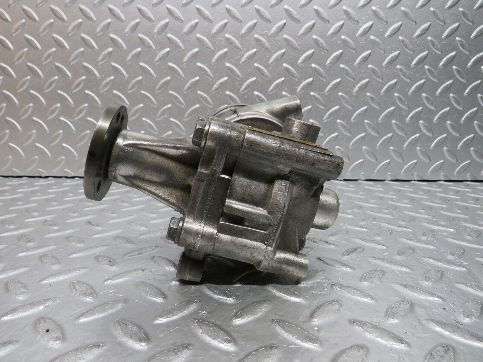 30453 Mercedes-Benz W124 230E Power Steering Pump 2104660001