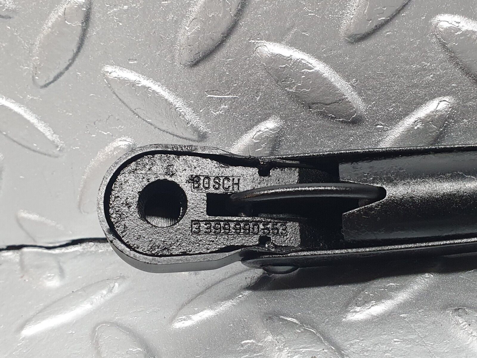 40730 Mercedes-Benz W123 300D Wiper Arm Bosch Right Side 3399990553