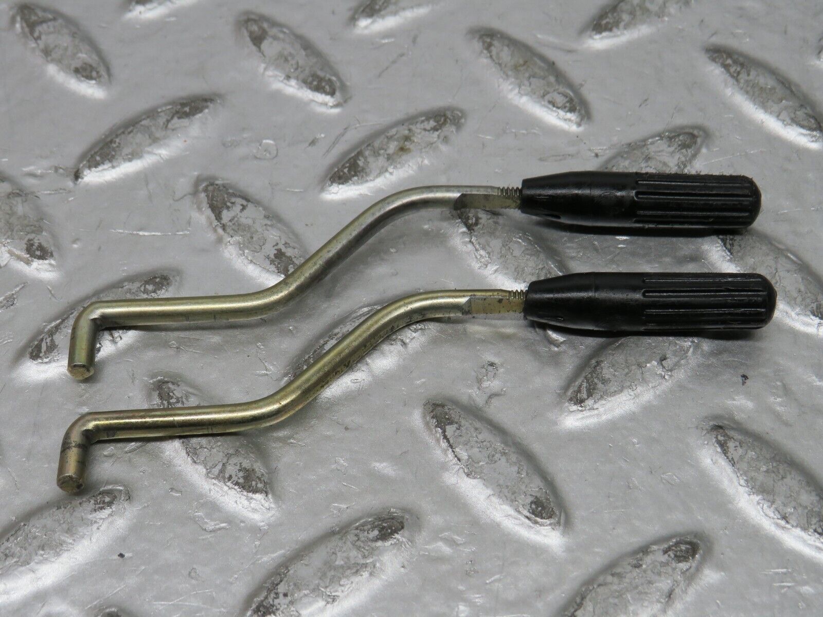 27180 Mercedes-Benz W123 280E Front Door Lock Knob Pair