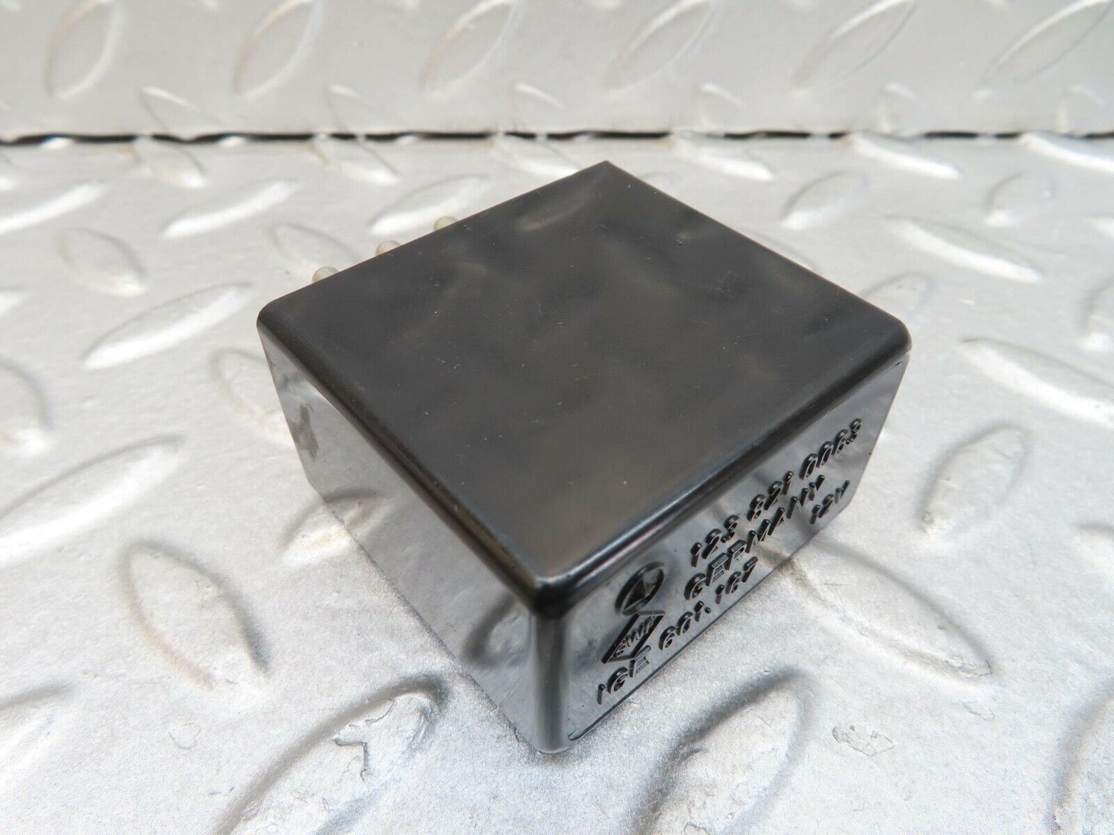 14380 Mercedes-Benz W116 350SE Wiper Control Relay 1238210063