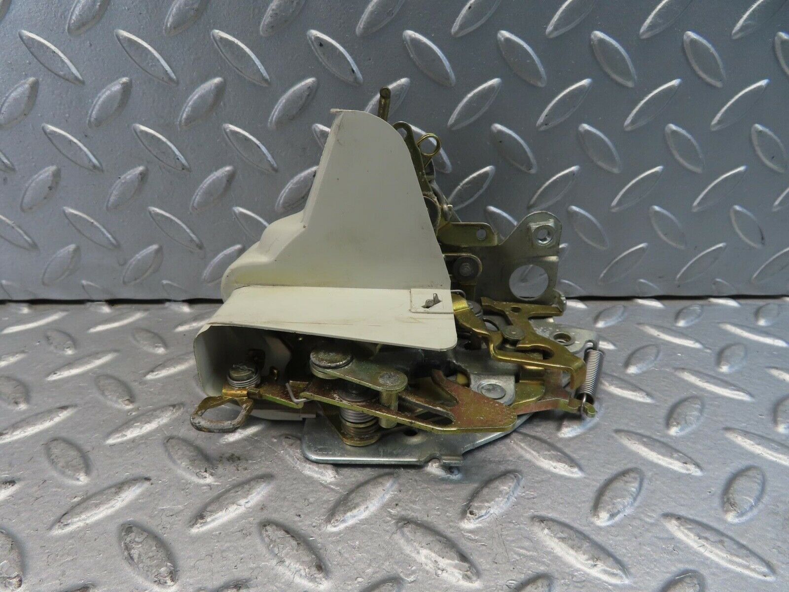 11355 Mercedes-Benz C123 230CE Coupe Right Door Lock Mechanism 1267230208