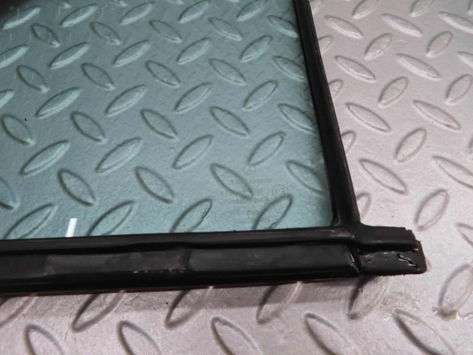 15919 Mercedes-Benz W123 280E Rear Left Quarter Window 1237350124