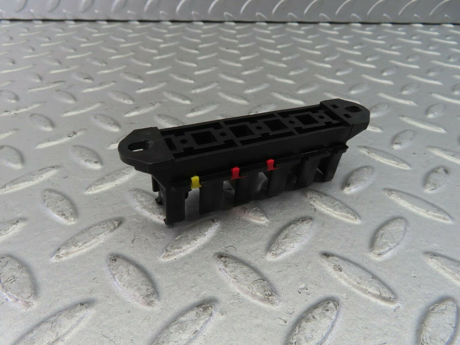 10349 Mercedes-Benz W201 190E Cable Connector Terminal Block 2015400669