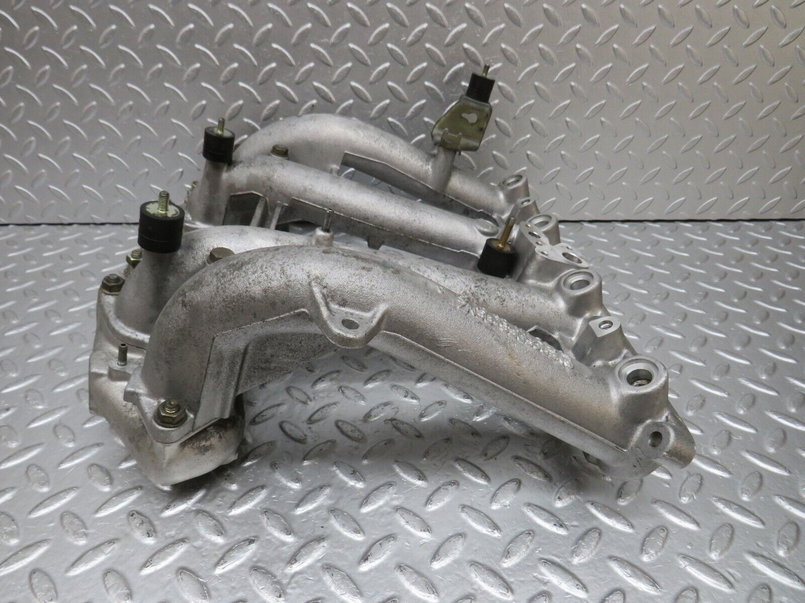 33863 Mercedes-Benz W201 190E 2.0L Intake Manifold 1021413501