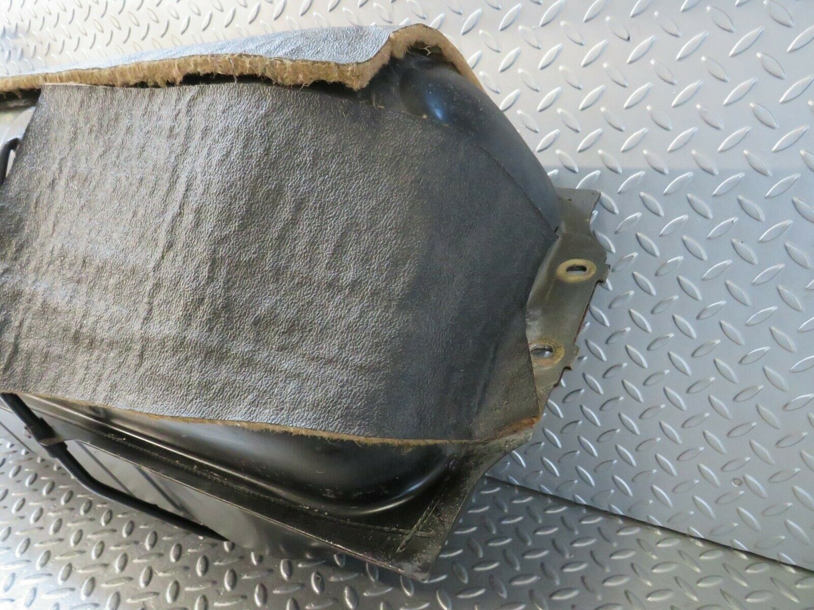 22924 Mercedes-Benz C107 450SLC Coupe Fuel Tank