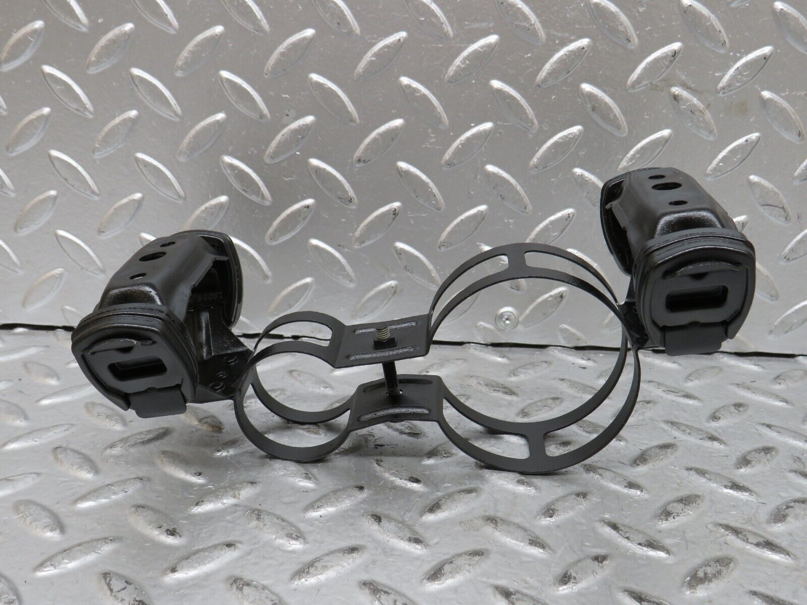 29011 Mercedes-Benz C124 320CE Coupe Fuel Pump Fuel Filter Bracket With Rubber