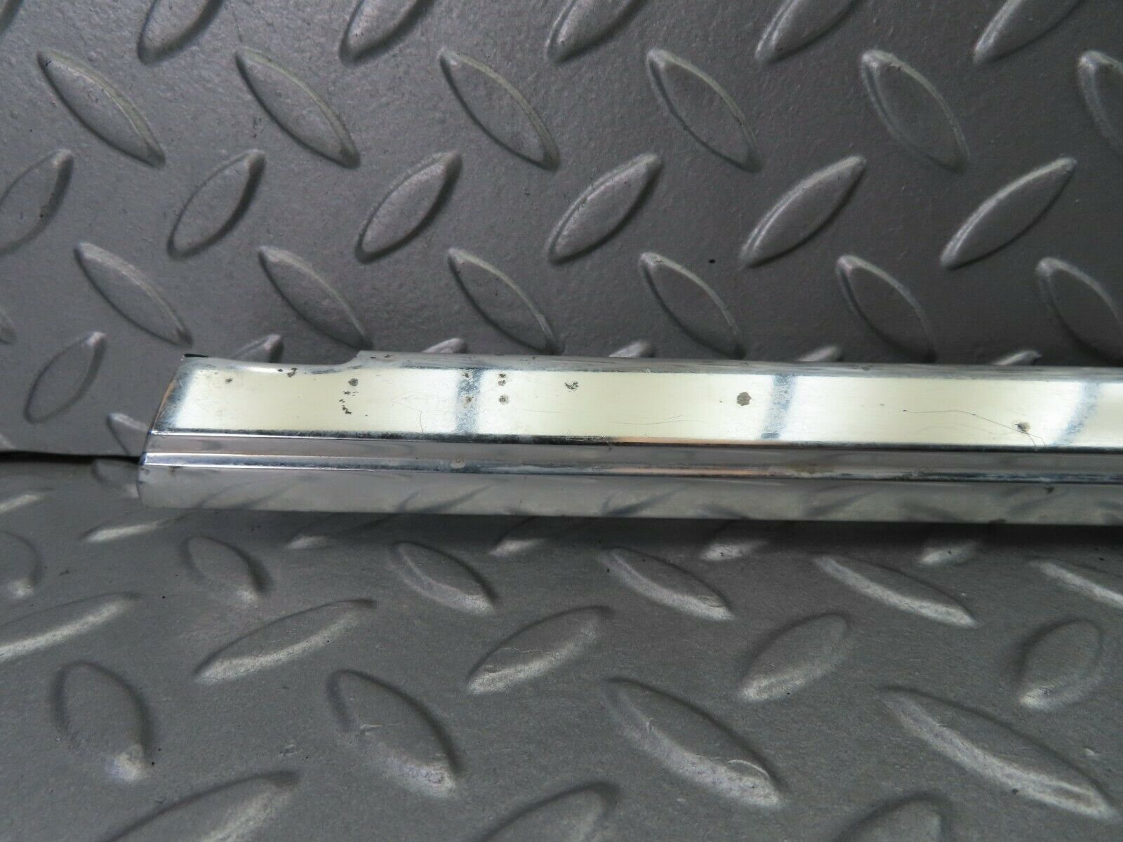 7921 Mercedes-Benz W115 220D Rear Right Door Chrome Moulding Trim