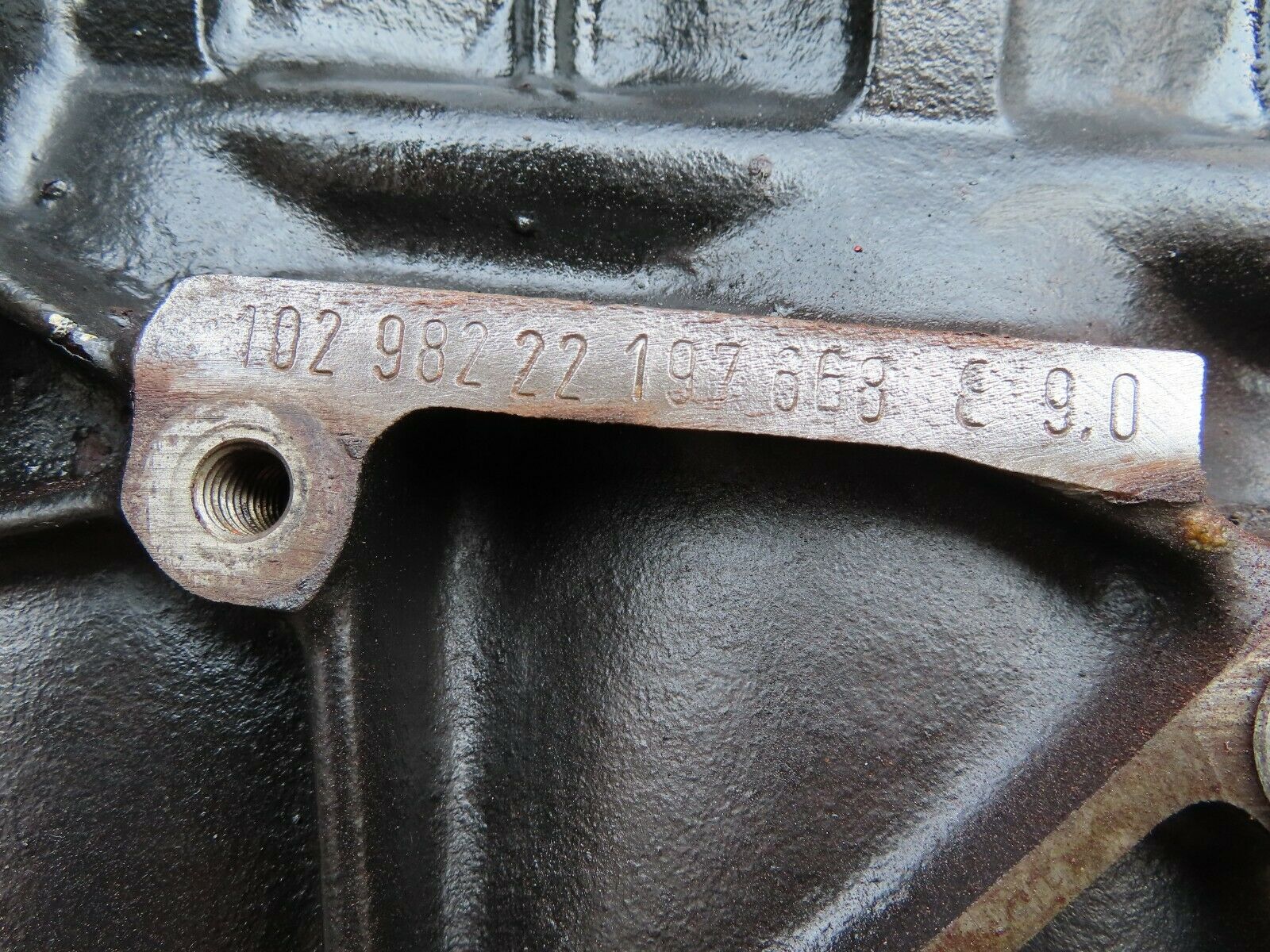 5875 Mercedes-Benz W124 230E 4 Cylinder Petrol Engine 1020113501 M102.982