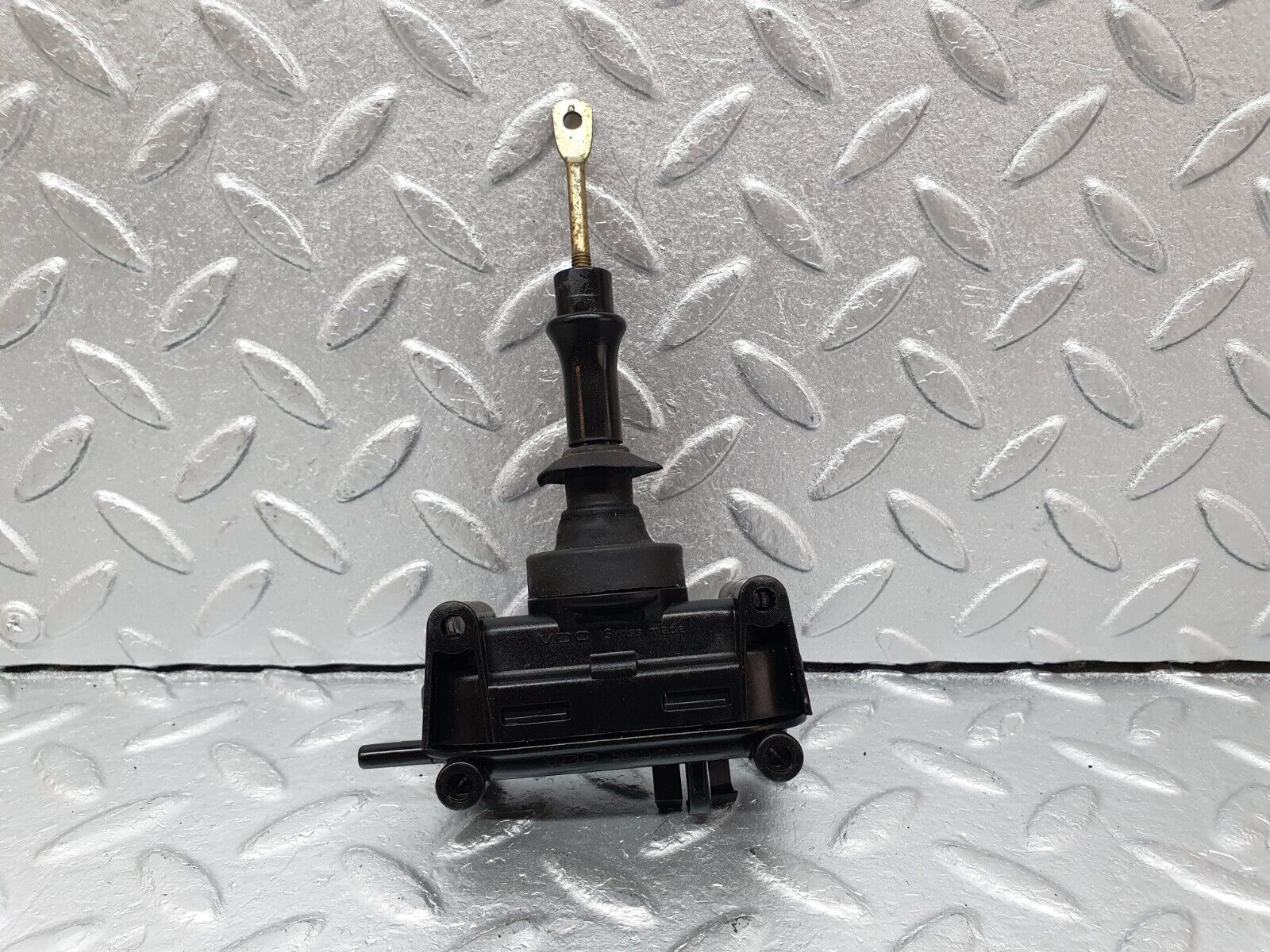 41512 Mercedes-Benz W124 200E Rear Door Lock Vacuum Actuator 0008007975