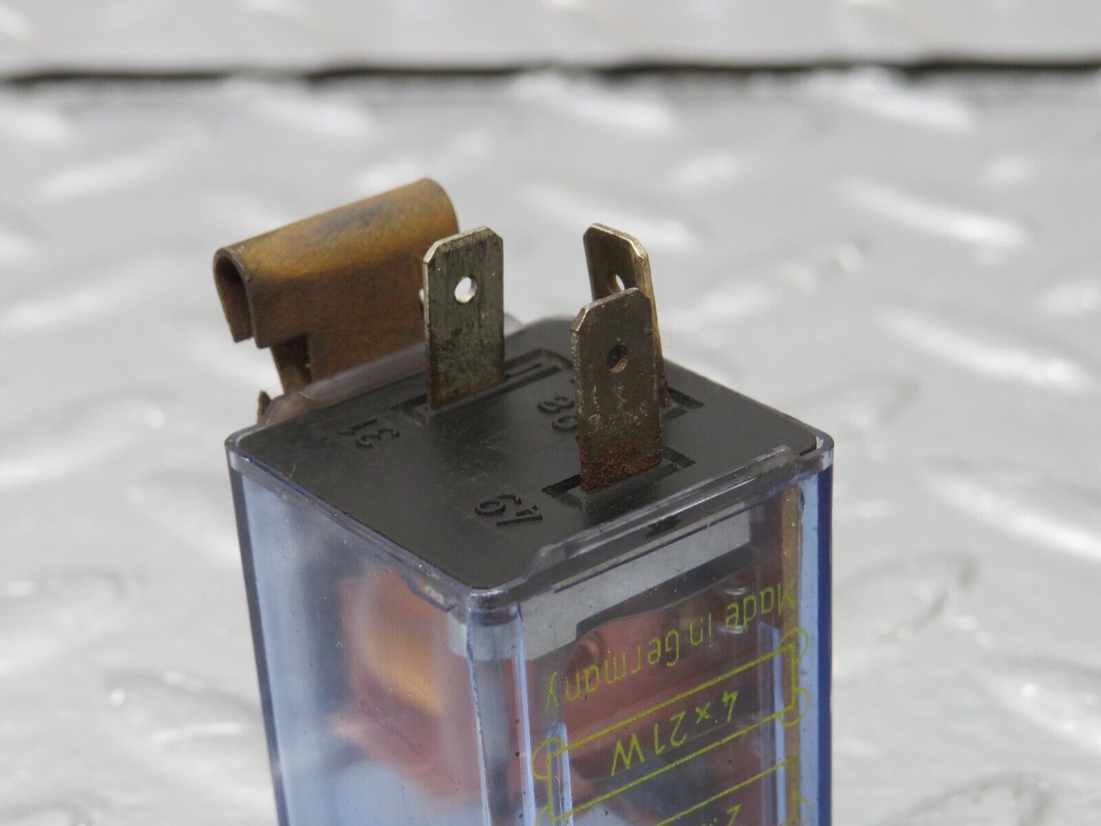 40315 Mercedes-Benz W110 230 Flasher Relay Hella 4DB003750-09