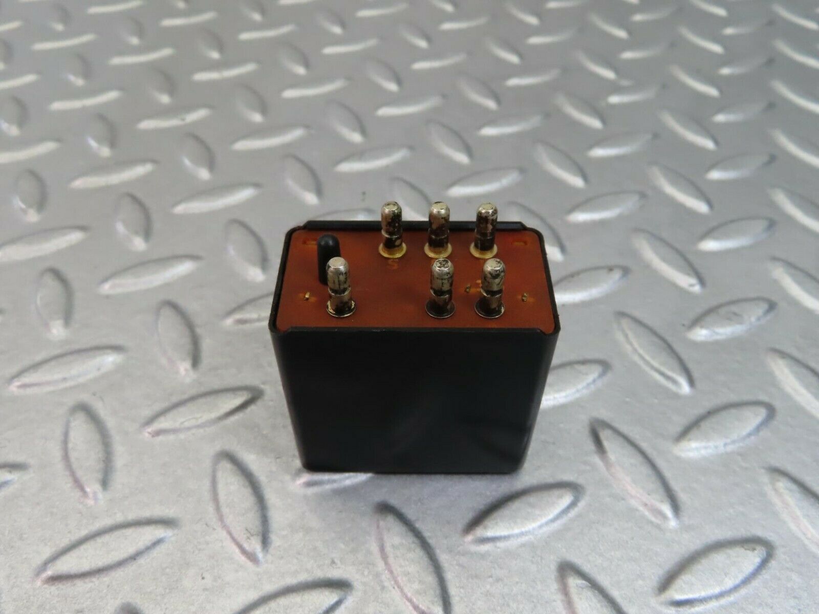 8204 Mercedes-Benz W123 Wiper Control Relay 1238210063