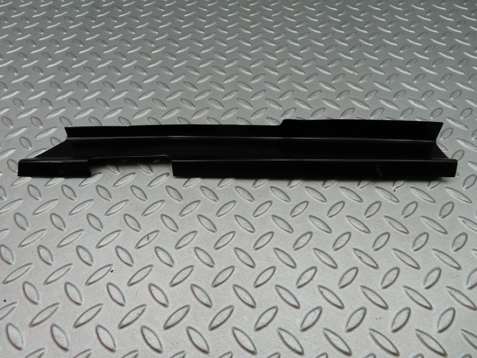 5687 Mercedes-Benz W123 200 Cable Channel Cover Front Right 1238211036