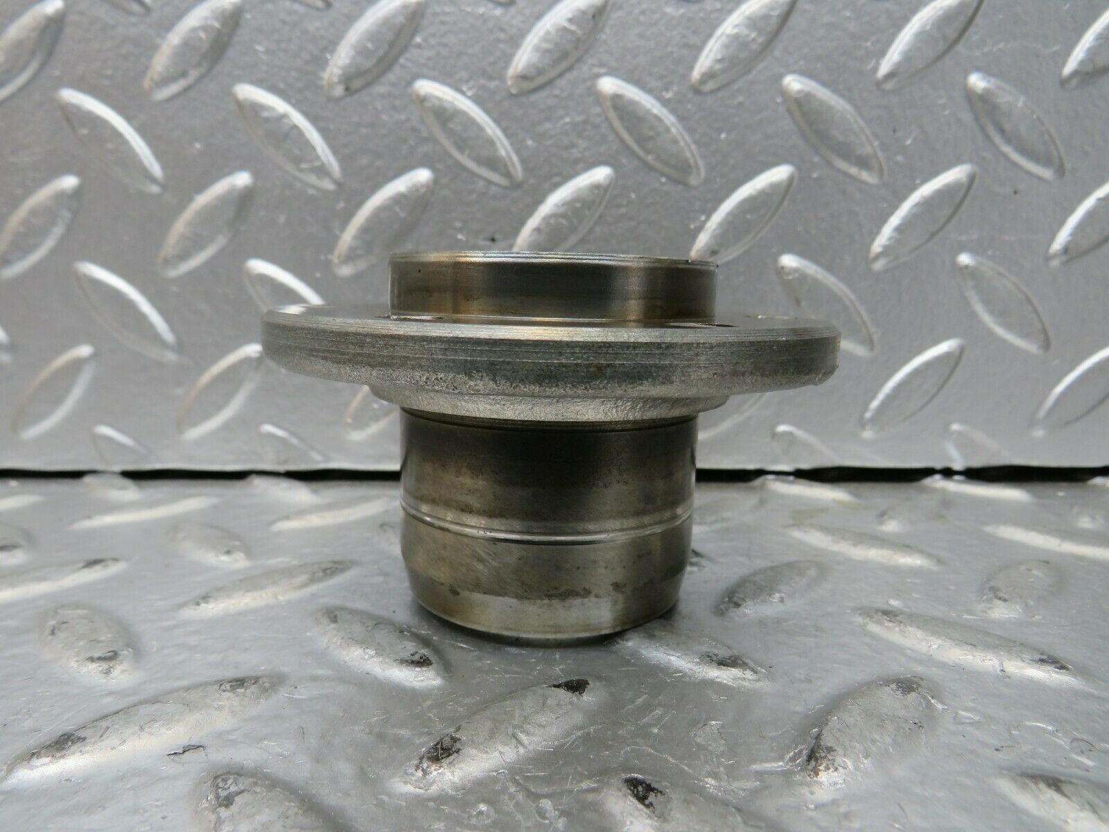 23397 Mercedes-Benz W116 350SE Crankshaft Sleeve Hub