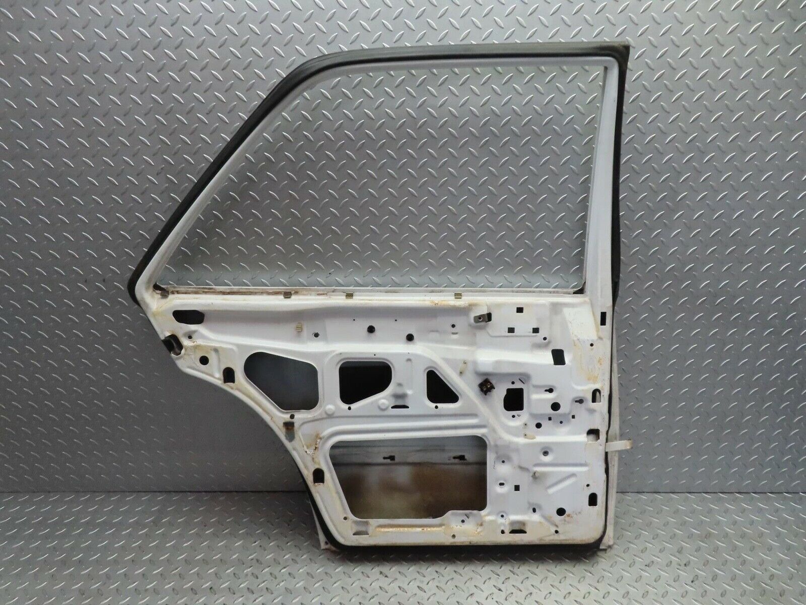 16211 Mercedes-Benz W124 260E Rear Left Door