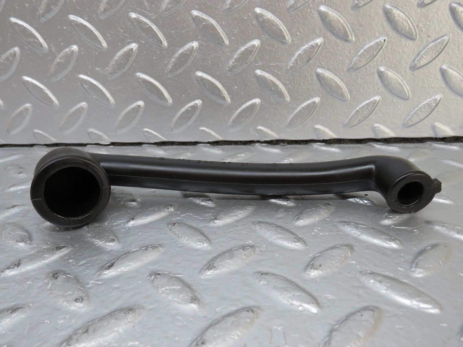 34452 Mercedes-Benz C126 380SEC Coupe Crankcase Breather Hose 1160940591