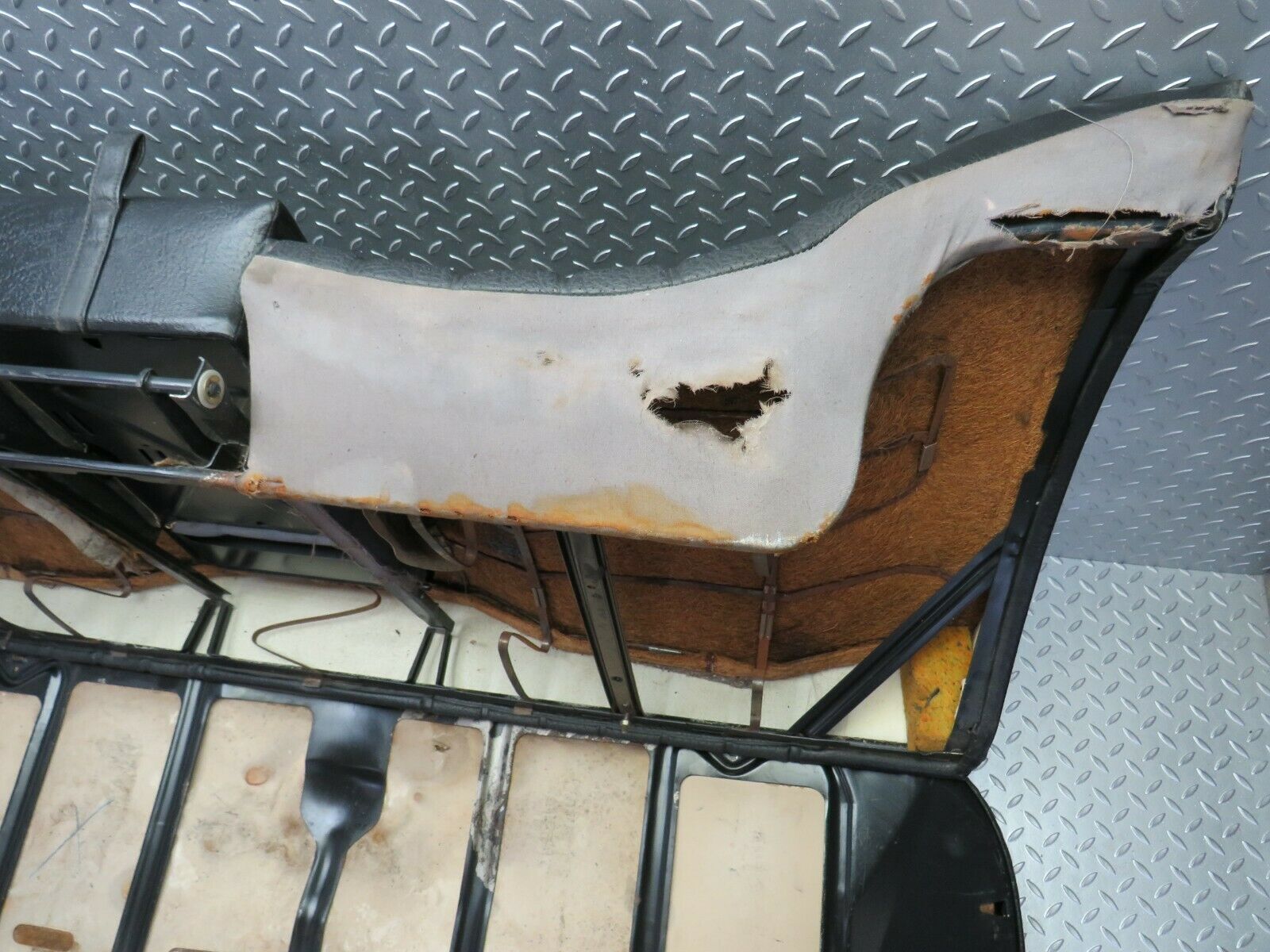 24488 Mercedes-Benz W108 Rear Seat Black 1089240116