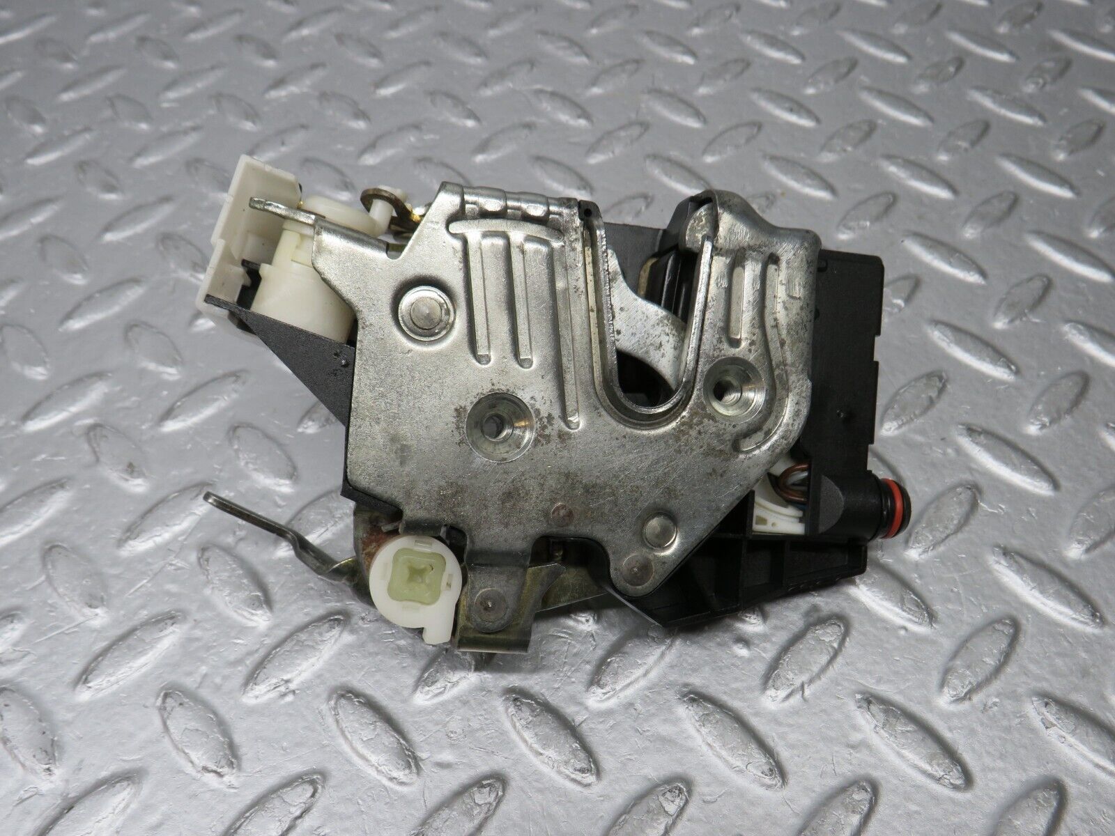 38348 Mercedes-Benz R129 280SL Coupe Left Door Lock Mechanism