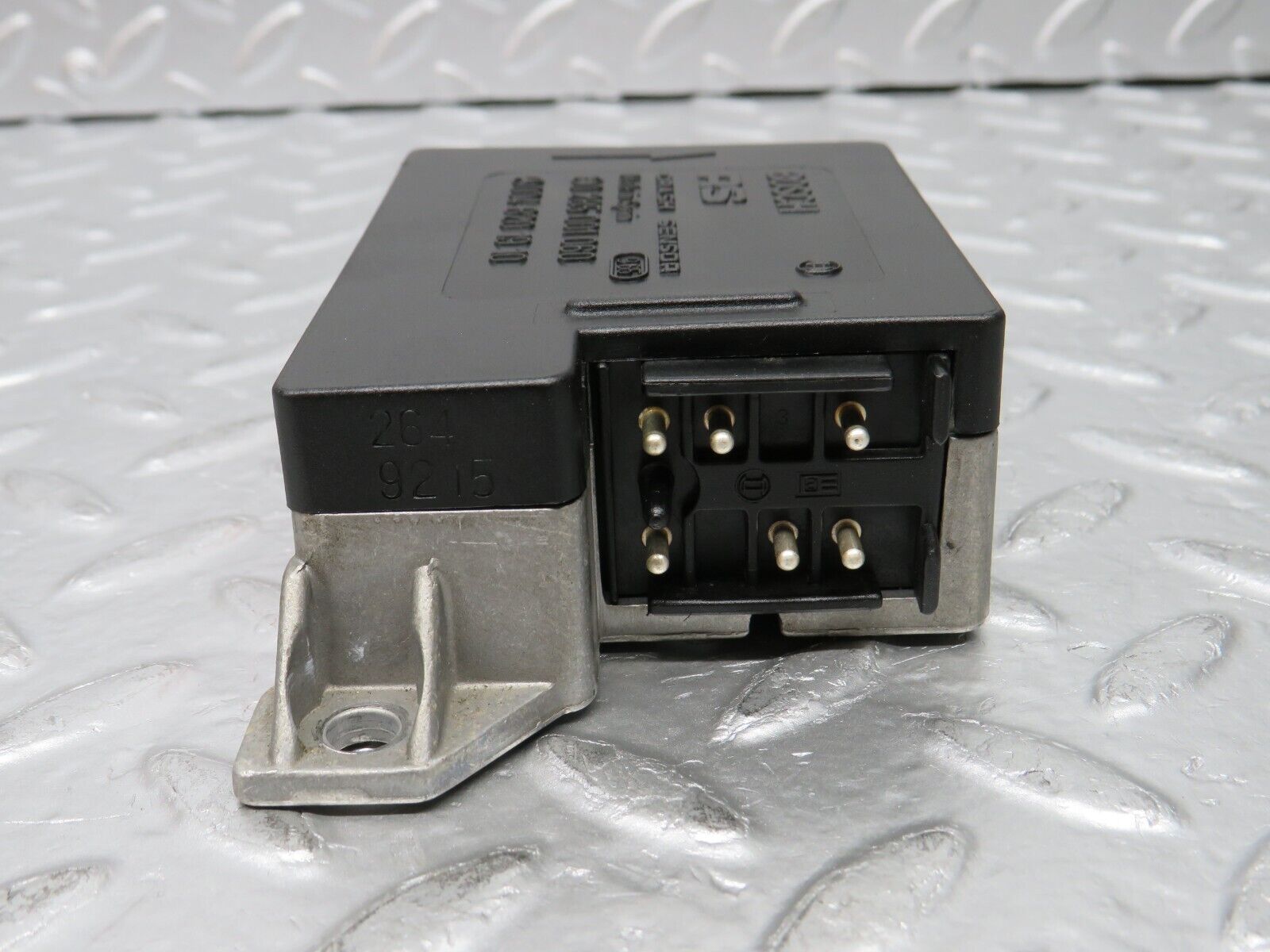 30411 Mercedes-Benz W124 230E Crash Sensor 0048201910 0285001060