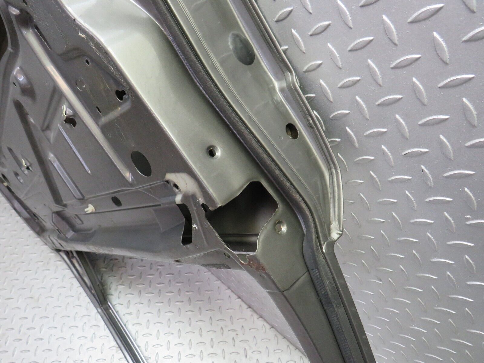 36222 Mercedes-Benz W126 420SE Front Left Door