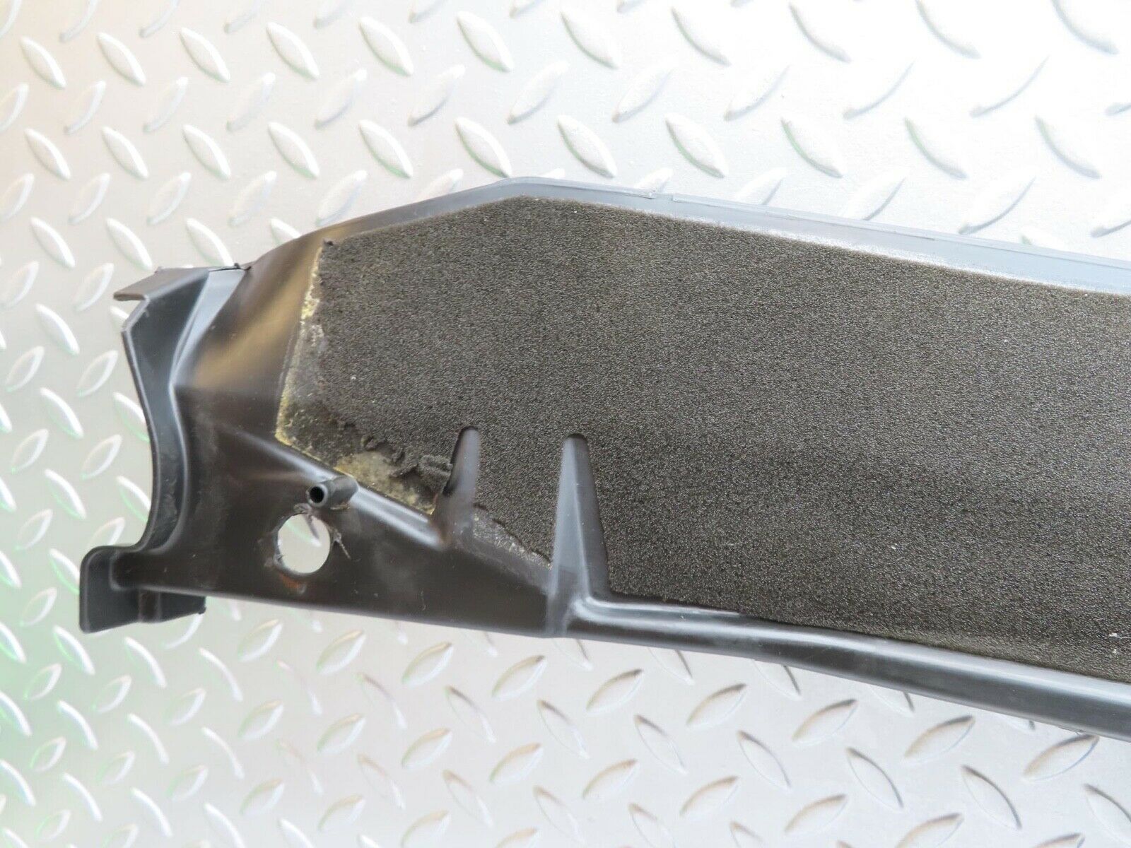 15026 Mercedes-Benz W140 S320 Engine Bay Water Tank Cover 1408300767